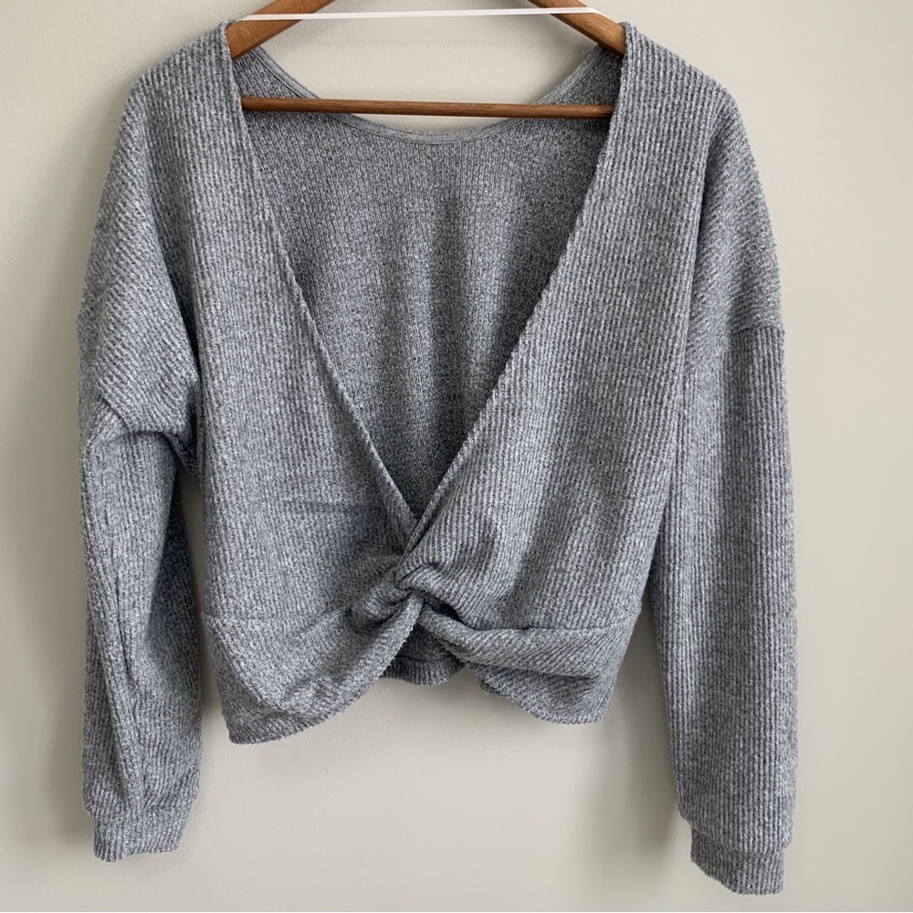 ✨2/$20✨ Noisy May Grey Open Back Sweater